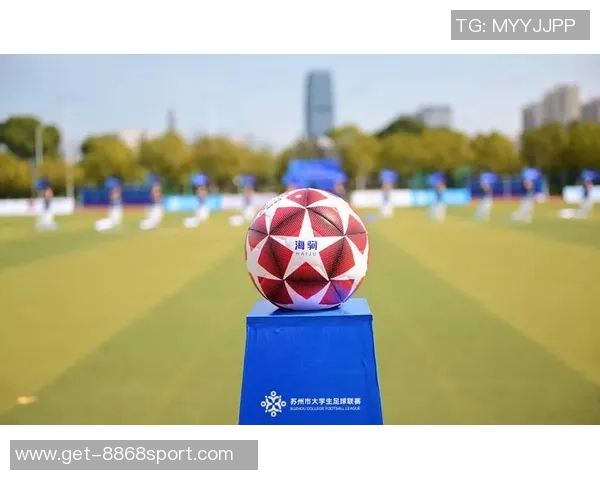 大学足球体育课的意义与价值探讨提升学生综合素质与团队合作能力