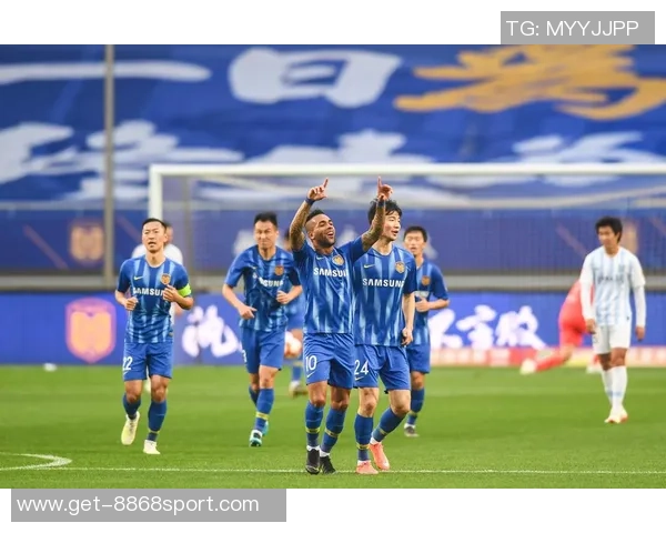 足球杨启鹏的成长之路与未来展望：从青训到职业生涯的精彩旅程